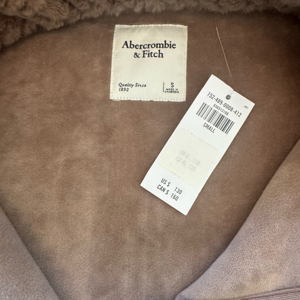 Abercrombie NWT super soft fuzzy coat Size Small - Picture 6 of 6